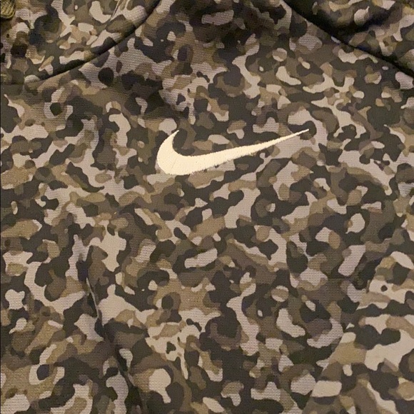 Nike Sweatshirt - Picture 2 of 4